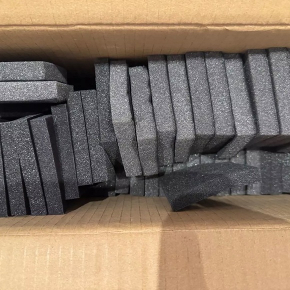 Pandora Packaging, Jewelry Catalogs, Gift Boxes, Pillows - Picture 2 of 3